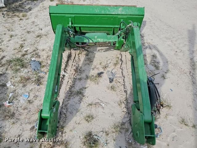 Image of John Deere 520M equipment image 3