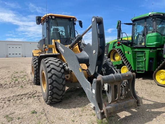 Image of John Deere 524P equipment image 4