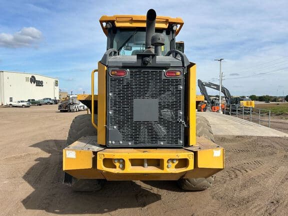 Image of John Deere 524P equipment image 3
