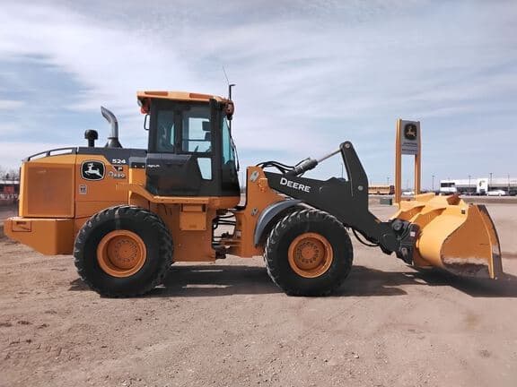 Image of John Deere 524P equipment image 3