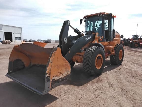 Image of John Deere 524P Primary image