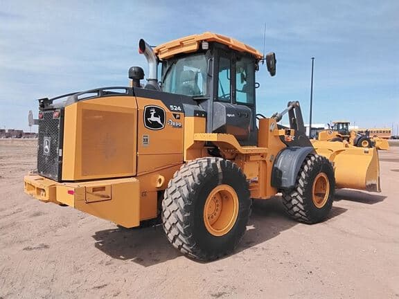 Image of John Deere 524P equipment image 4