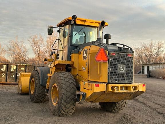 Image of John Deere 524P equipment image 4