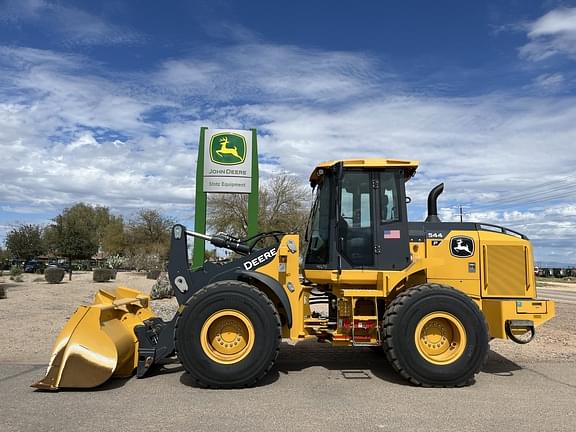 Image of John Deere 544P equipment image 1