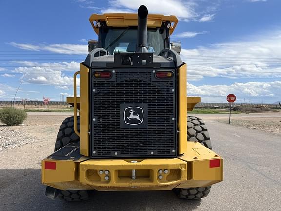 Image of John Deere 544P equipment image 3