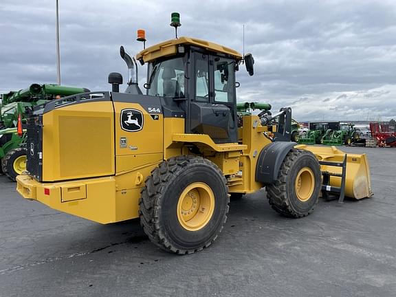 Image of John Deere 544P equipment image 4