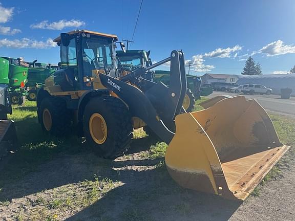 Image of John Deere 544P equipment image 1