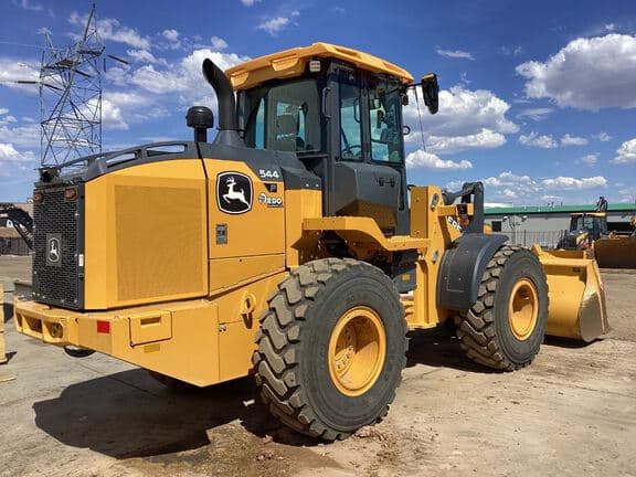Image of John Deere 544P equipment image 2