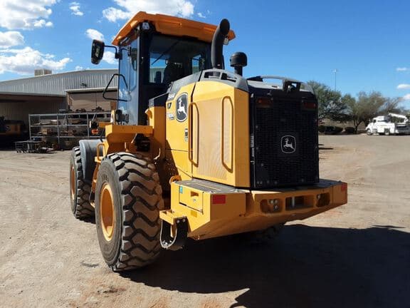 Image of John Deere 544P equipment image 2