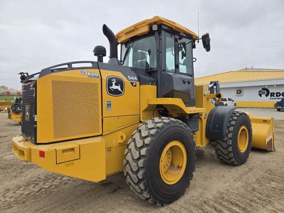 Image of John Deere 544P equipment image 4