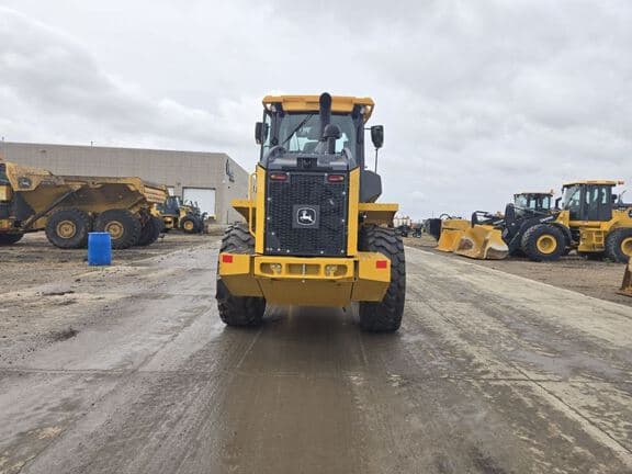 Image of John Deere 544P equipment image 3