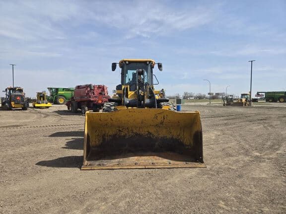 Image of John Deere 544P equipment image 2