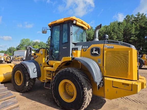 Image of John Deere 544P equipment image 2