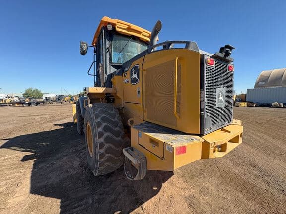Image of John Deere 544P equipment image 1