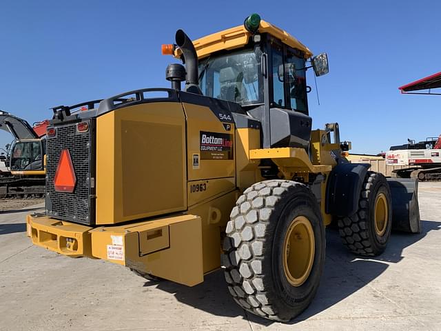 Image of John Deere 544P equipment image 2