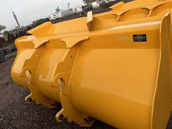Image of John Deere Wheel Loader Bucket Image 1