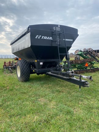 2023 E-Z Trail 550 Equipment Image0