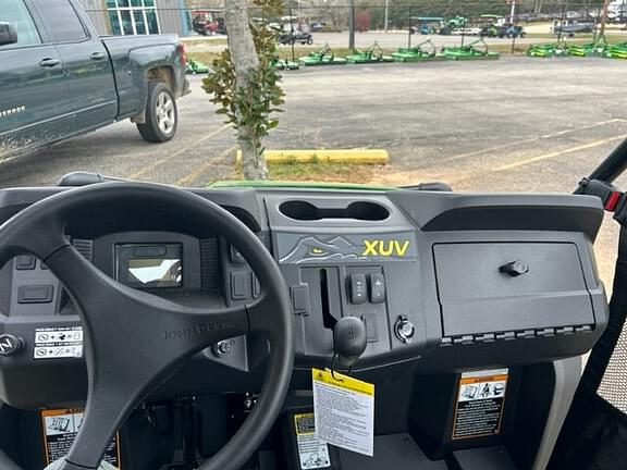 Image of John Deere XUV 560E equipment image 4