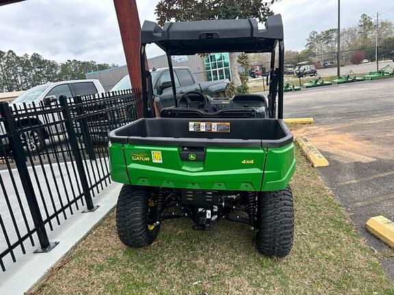 Image of John Deere XUV 560E equipment image 2