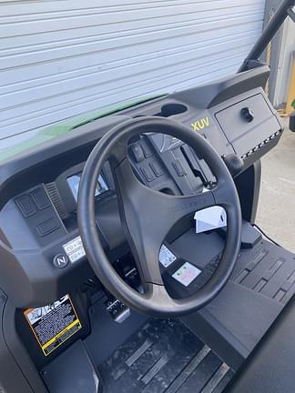 Image of John Deere XUV 560E equipment image 3