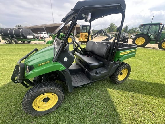 Main image John Deere XUV 560E