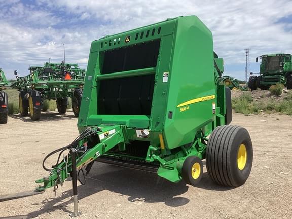 Image of John Deere 560M equipment image 2