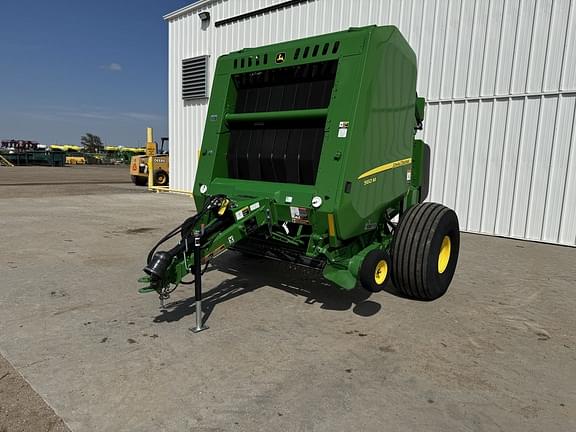 Image of John Deere 560M equipment image 2