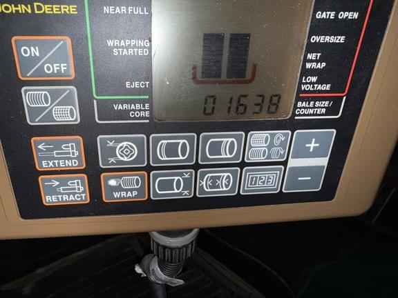 Image of John Deere 560M equipment image 4