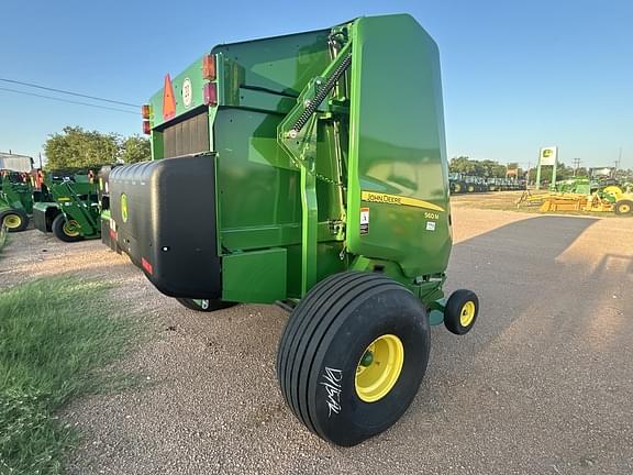 Image of John Deere 560M equipment image 4