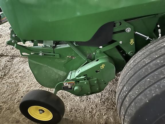 Image of John Deere 560M equipment image 4