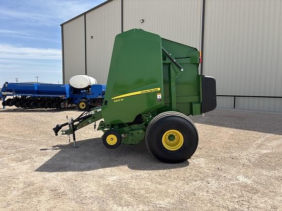 Image of John Deere 560M equipment image 1