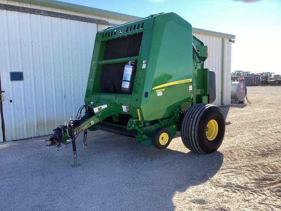 Image of John Deere 560M equipment image 1
