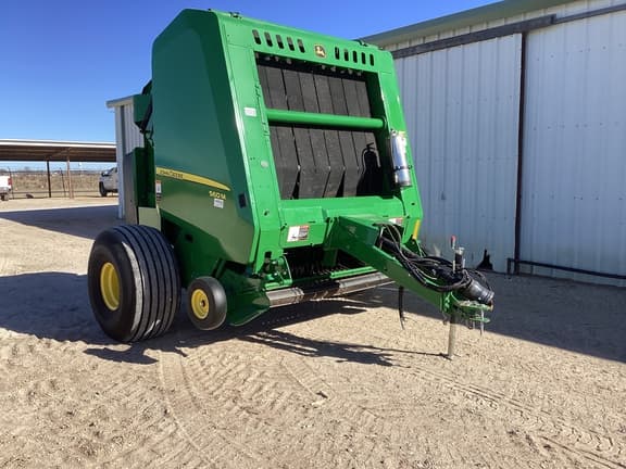 Image of John Deere 560M equipment image 4
