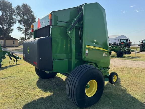 Image of John Deere 560M equipment image 4