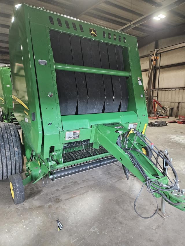 Image of John Deere 560M equipment image 1