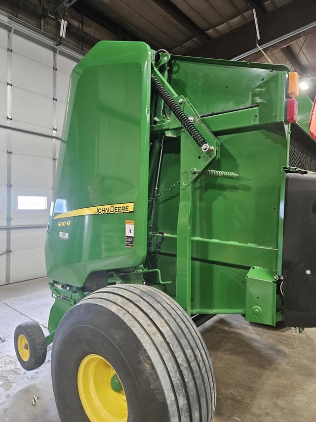 Image of John Deere 560M equipment image 3