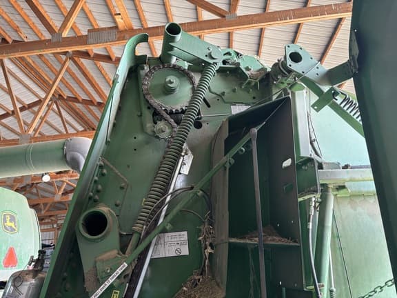 Image of John Deere 560M equipment image 4