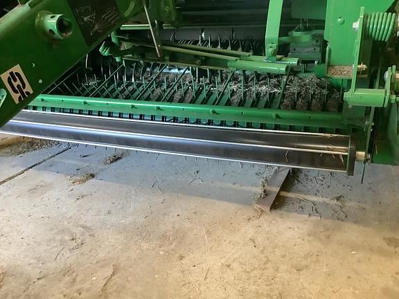 Image of John Deere 560M equipment image 4