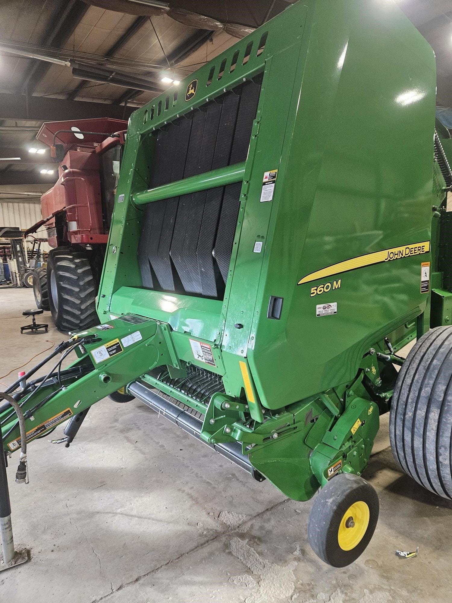 Main image John Deere 560M