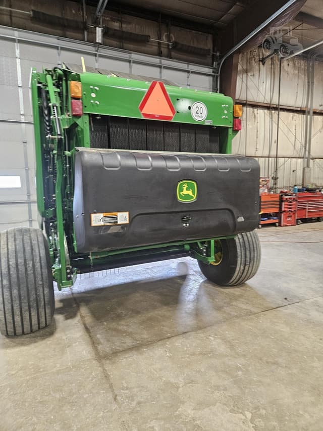 Image of John Deere 560M equipment image 4