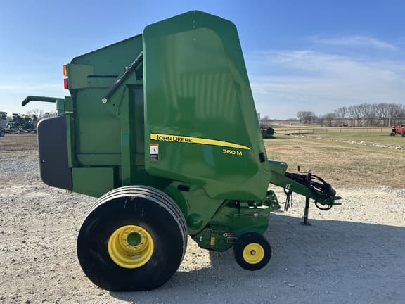 Image of John Deere 560M equipment image 4