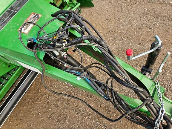 Image of John Deere 560M equipment image 4