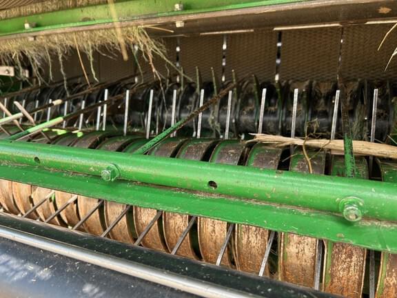 Image of John Deere 560M equipment image 4