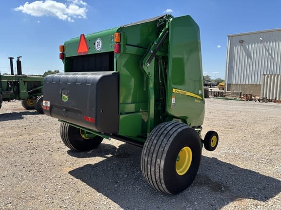 Image of John Deere 560M equipment image 4