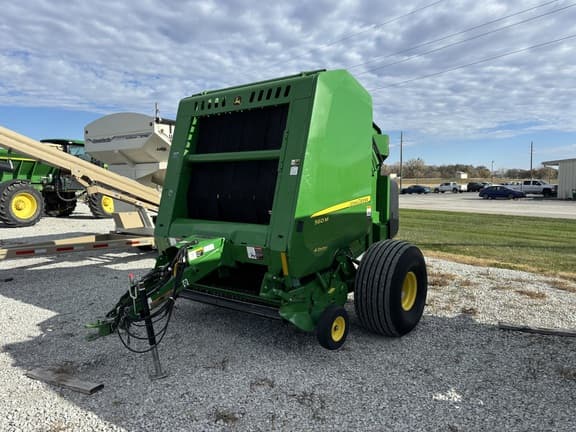 Image of John Deere 560M equipment image 1