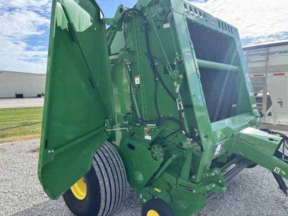 Image of John Deere 560M equipment image 4
