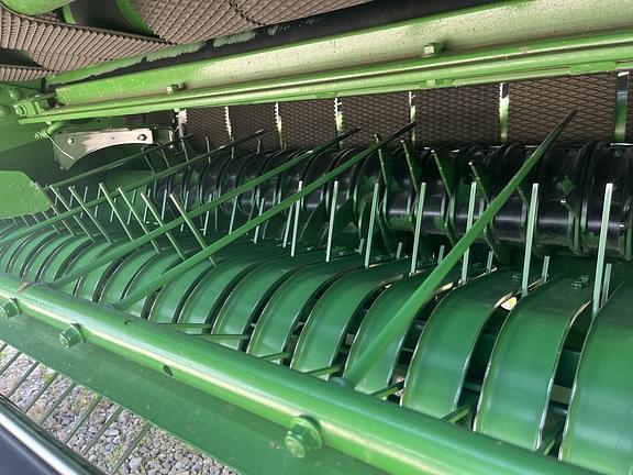 Image of John Deere 560M equipment image 2