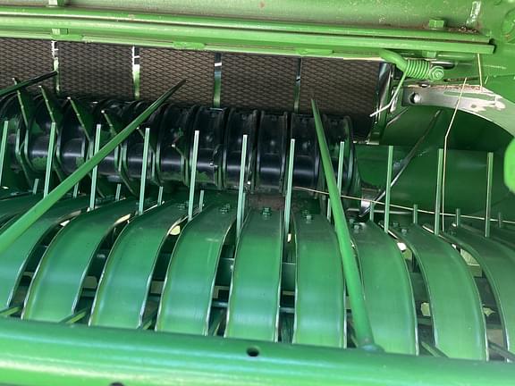 Image of John Deere 560M equipment image 3