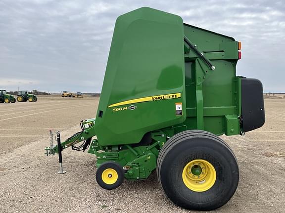 Image of John Deere 560M equipment image 3