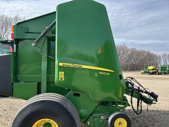 Image of John Deere 560M equipment image 4